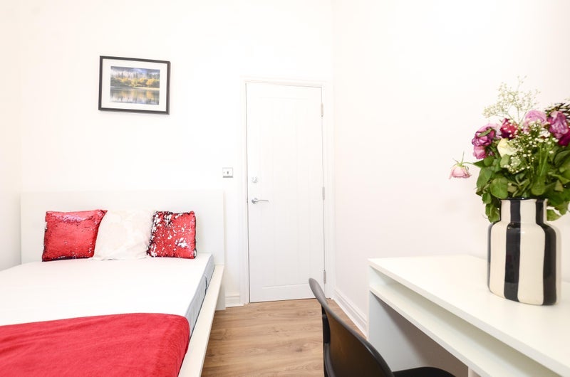 Room Foxcroft Road in Greater London