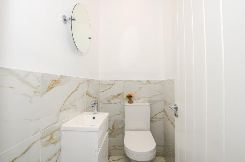 Room Foxcroft Road in Greater London