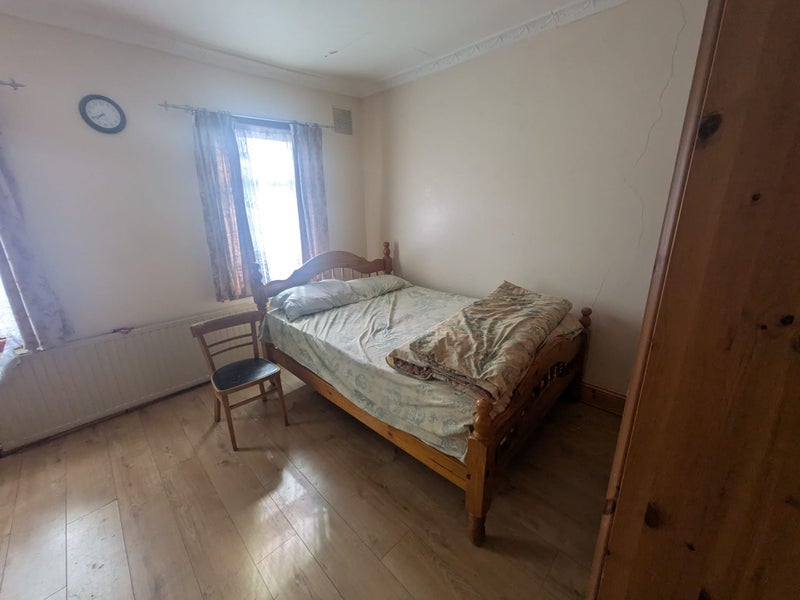 Room Tewson Road in Greater London