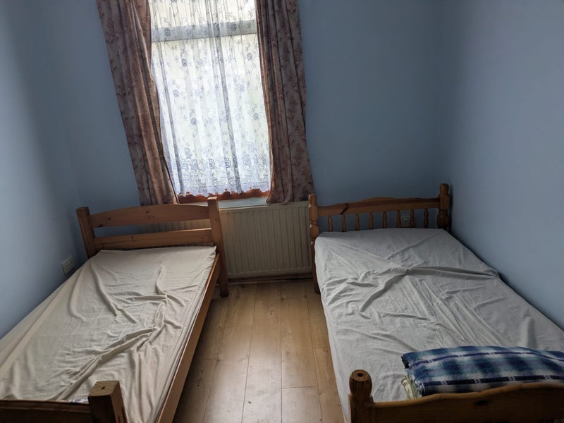 Room Tewson Road in Greater London