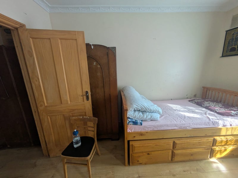 Room Tewson Road in Greater London