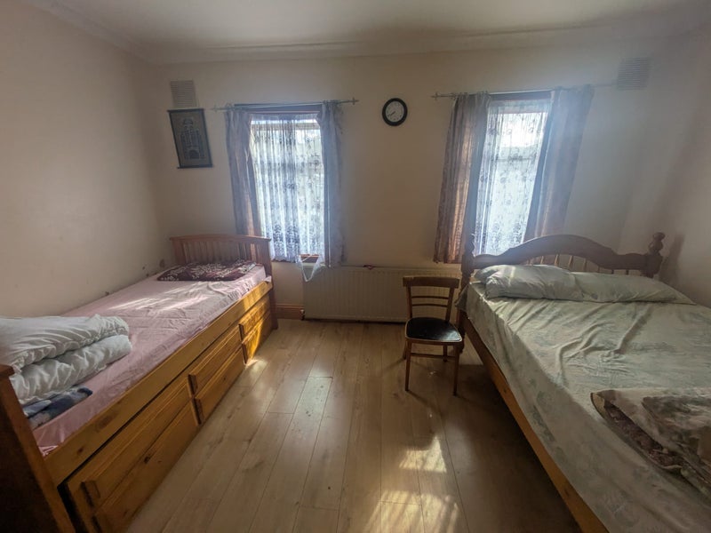 Room Tewson Road in Greater London