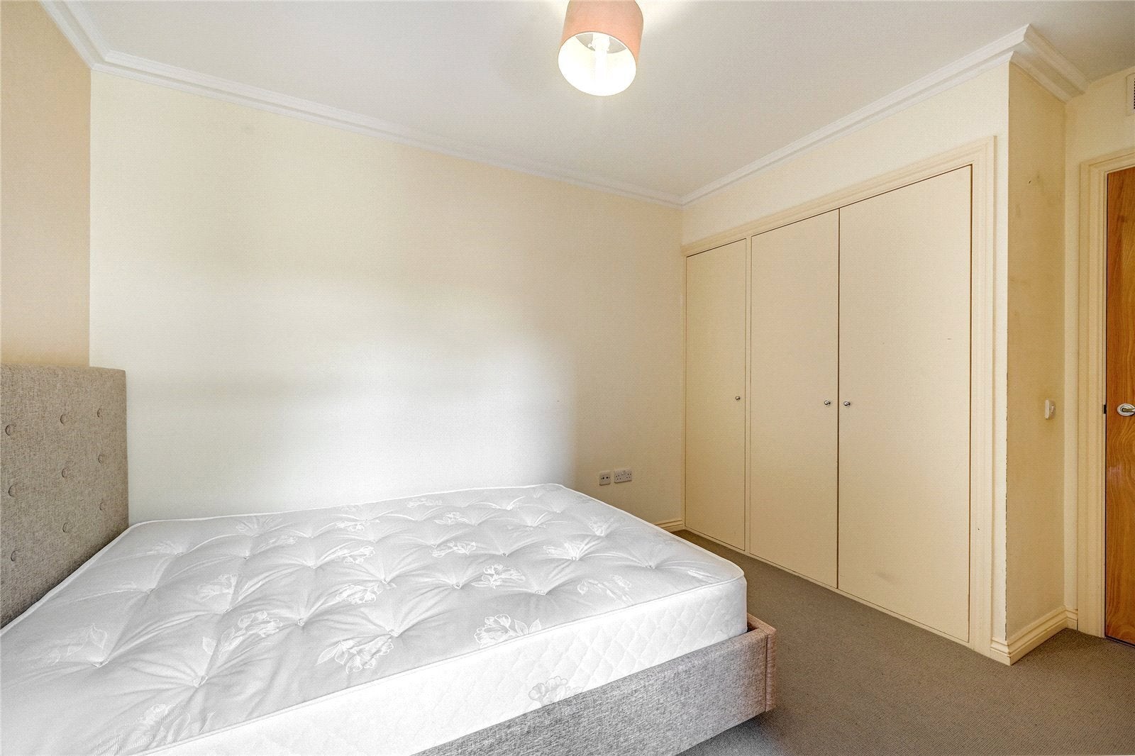 Flat Vincent Square in City of Westminster