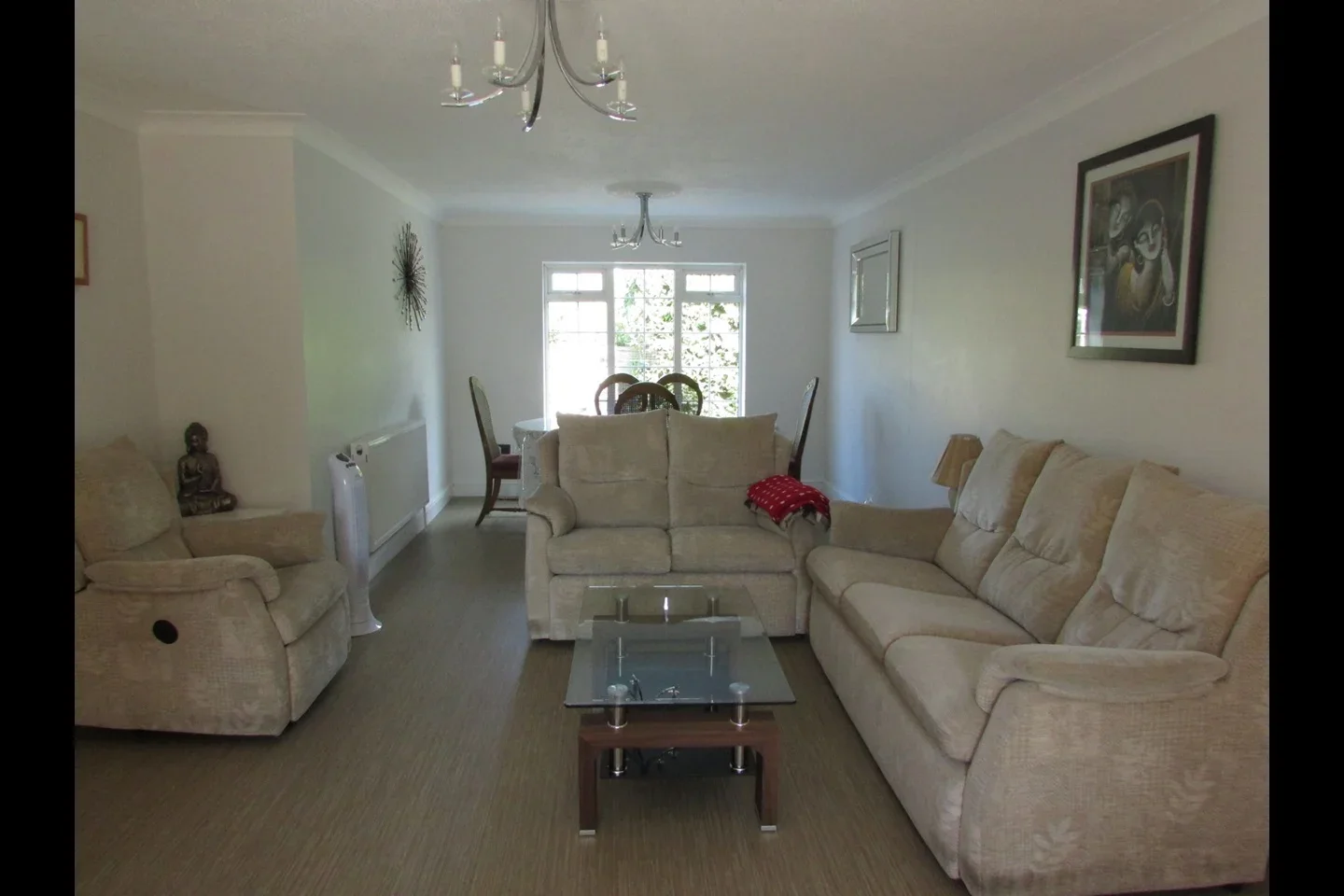 House Radnor Crescent in Greater London
