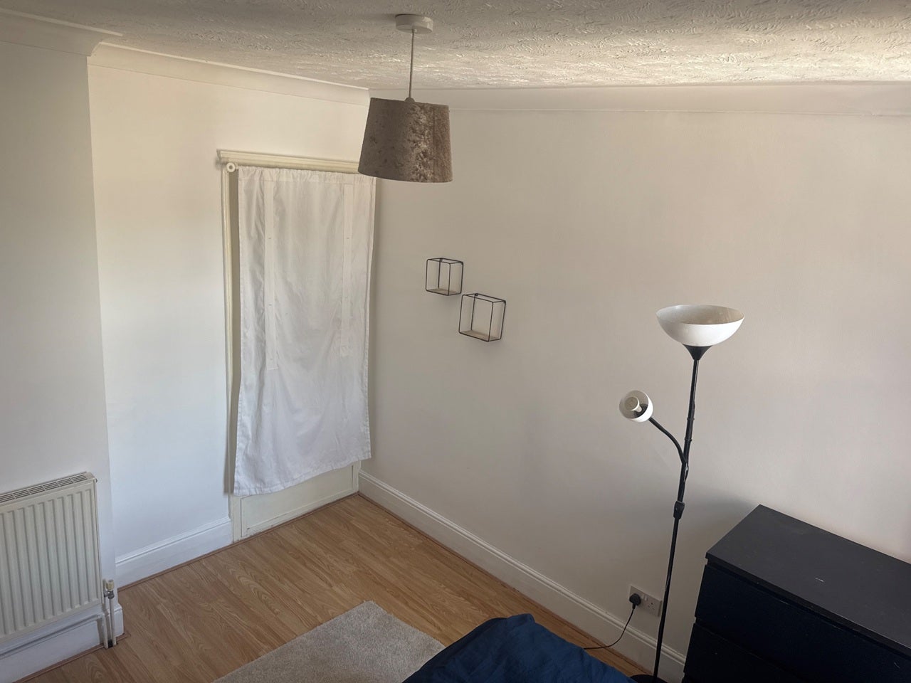 Room Walden Road in Portsmouth