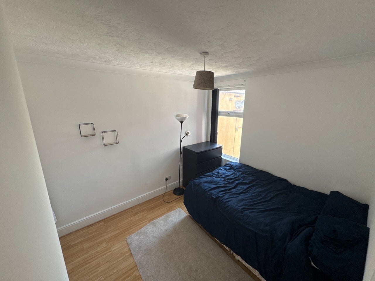 Room Walden Road in Portsmouth