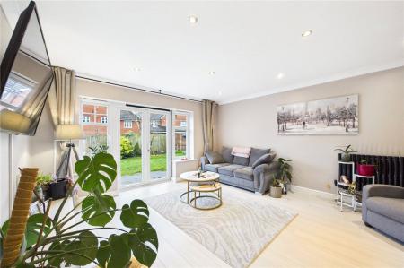 House Skylark Way in Shinfield