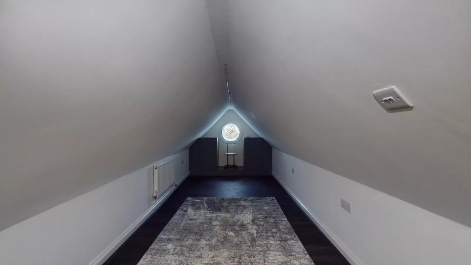 Flat Melrose Avenue in Greater London