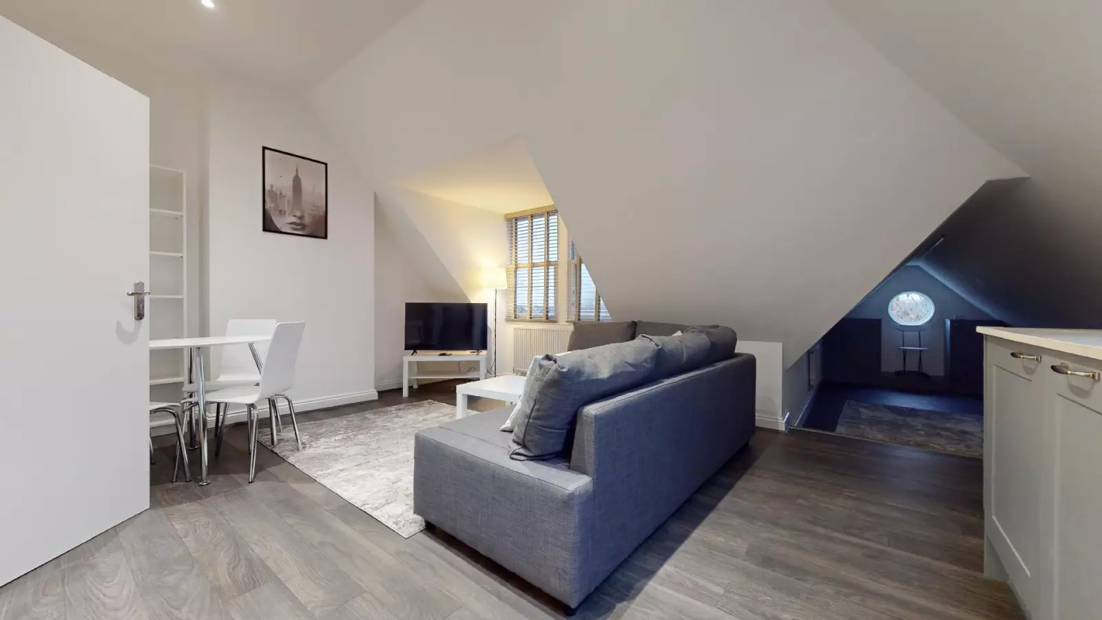 Flat Melrose Avenue in Greater London
