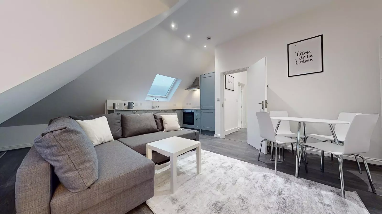 Flat Melrose Avenue in Greater London