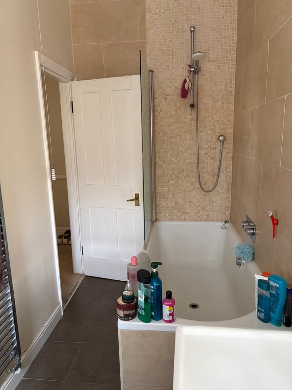 Room Swaby Road in Greater London