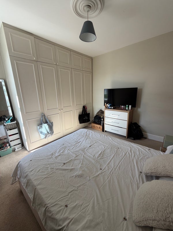 Room Swaby Road in Greater London