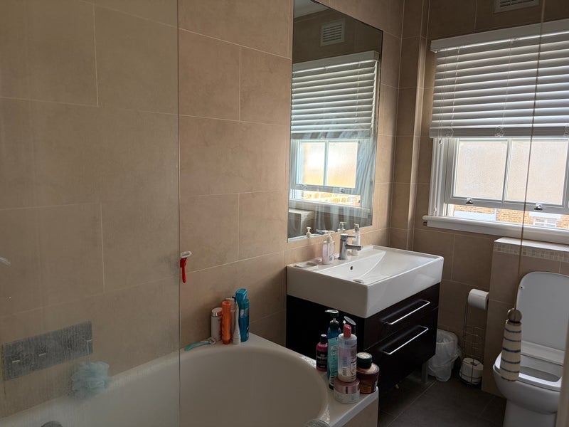 Room Swaby Road in Greater London