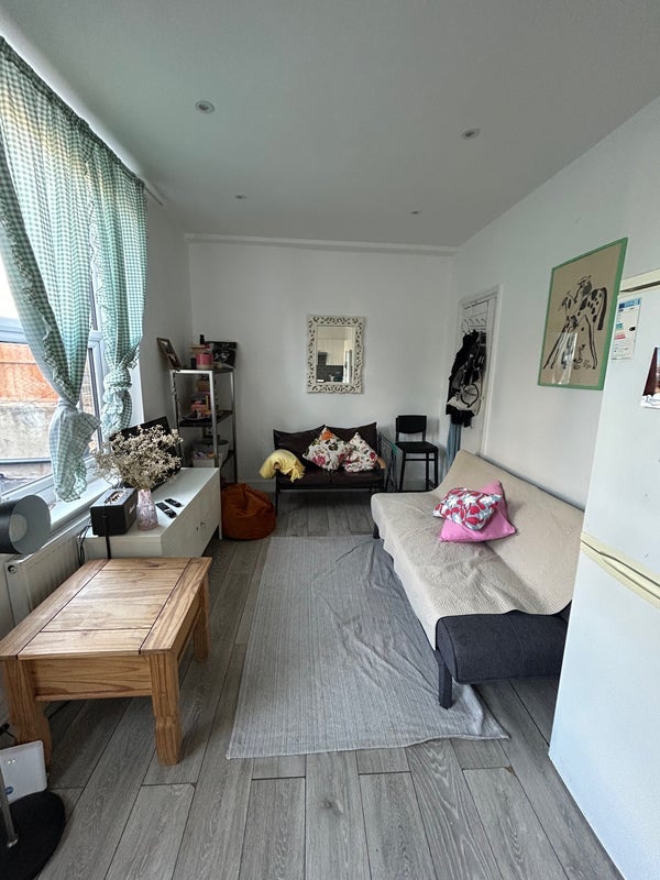 Room Mare Street in Greater London