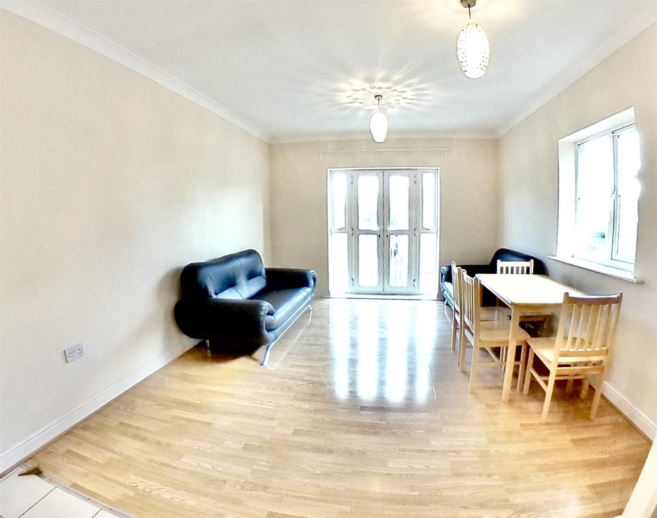 Flat Berkeley Avenue in Greater London