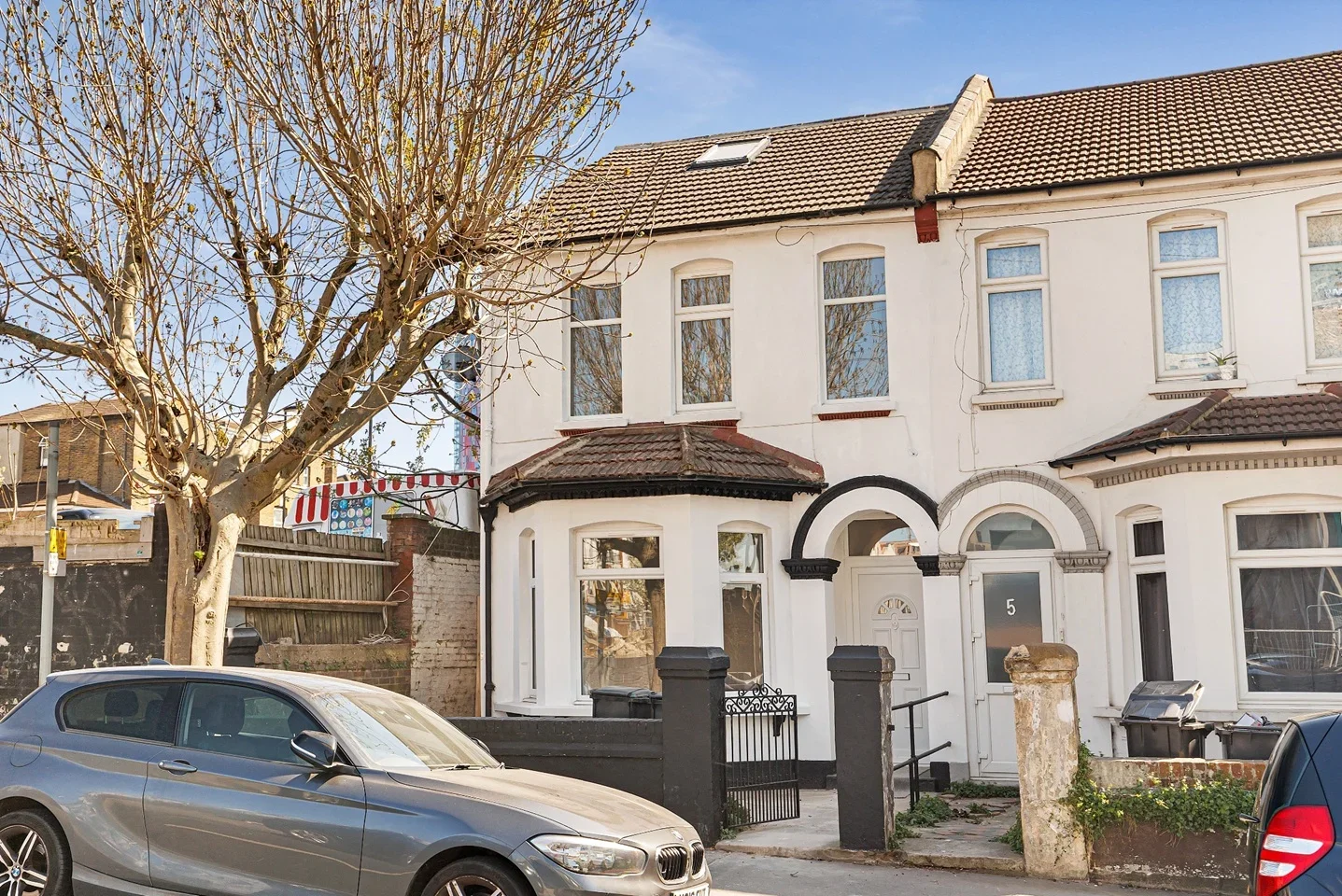 Flat London Road in Greater London
