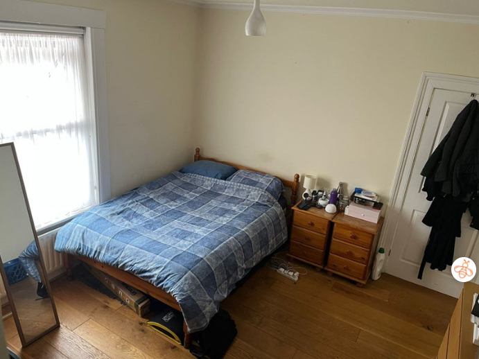Room Stella Road in Greater London