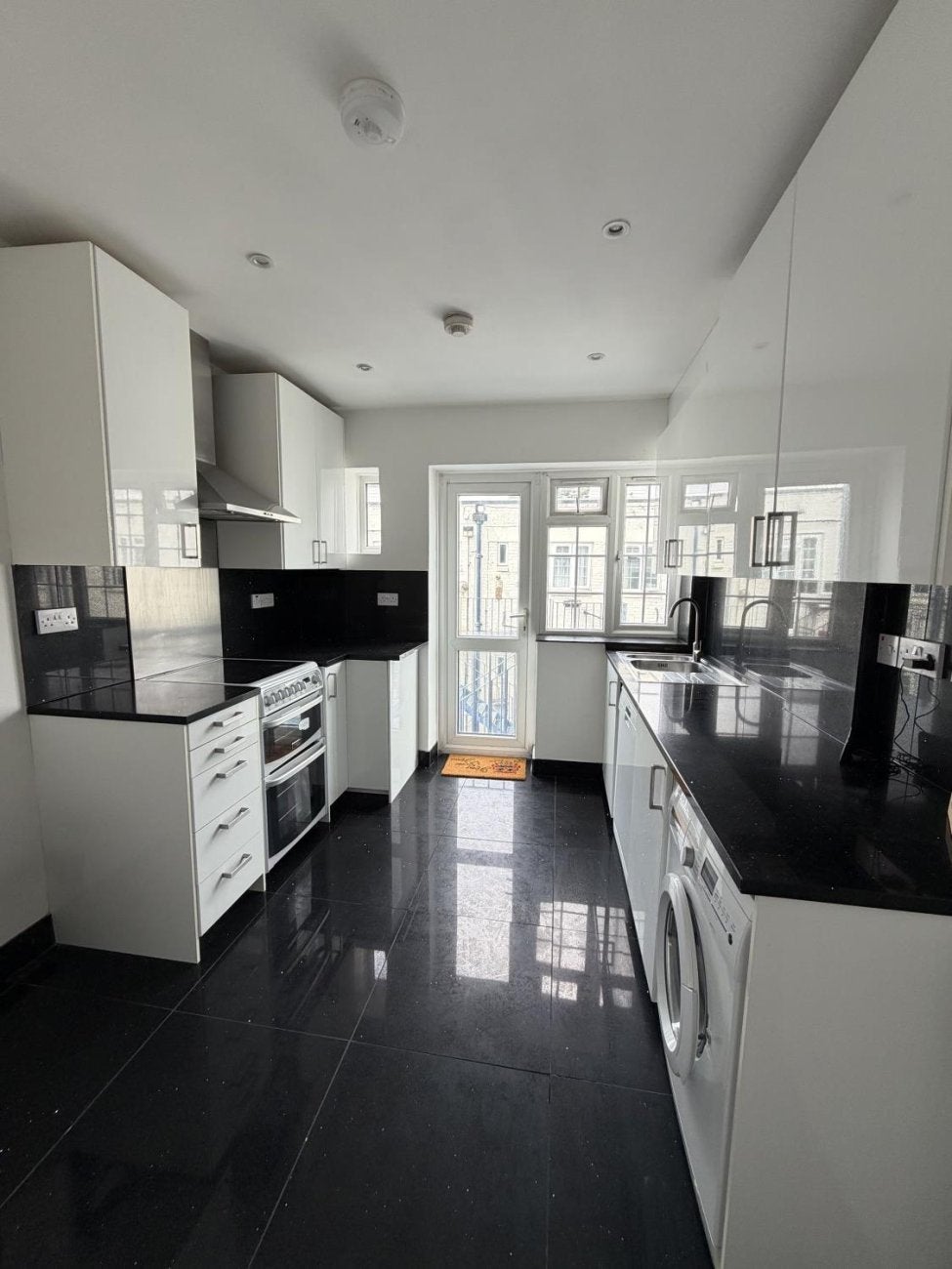 Flat Brent Street in Greater London