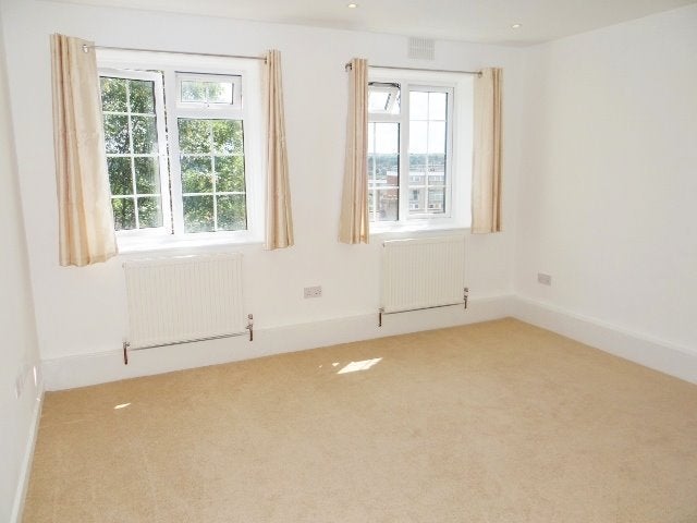 Flat Brent Street in Greater London
