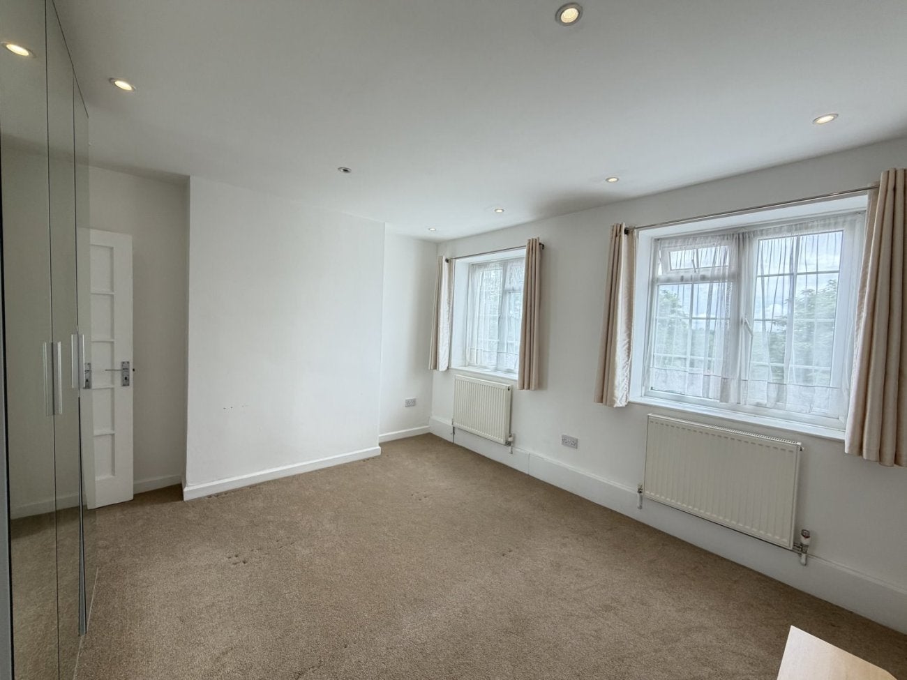 Flat Brent Street in Greater London