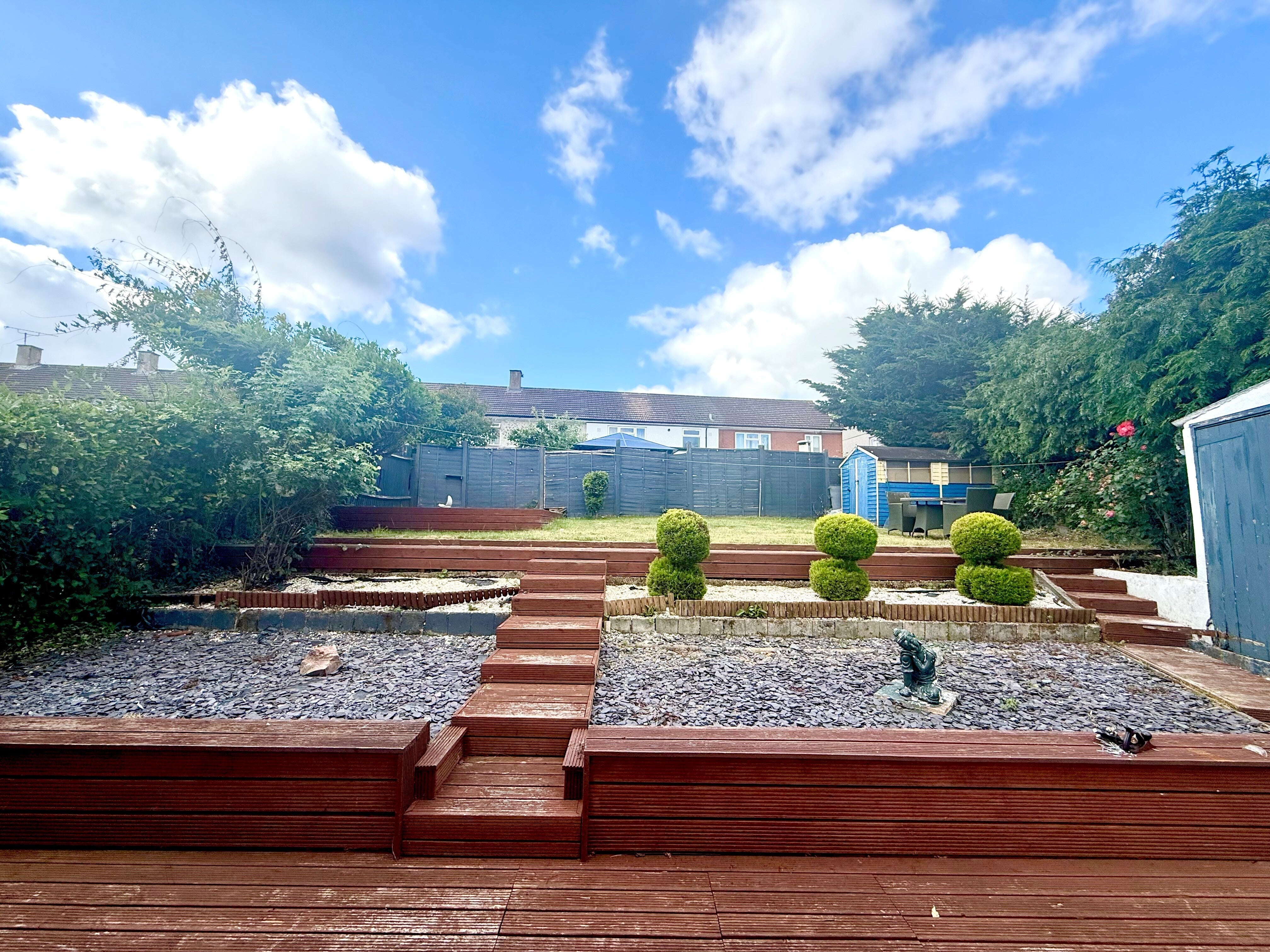 Flat Ockham Drive in Greater London