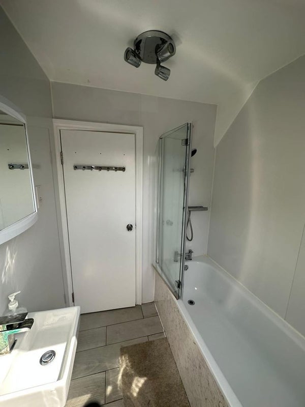Flat Sibthorpe Road in Greater London