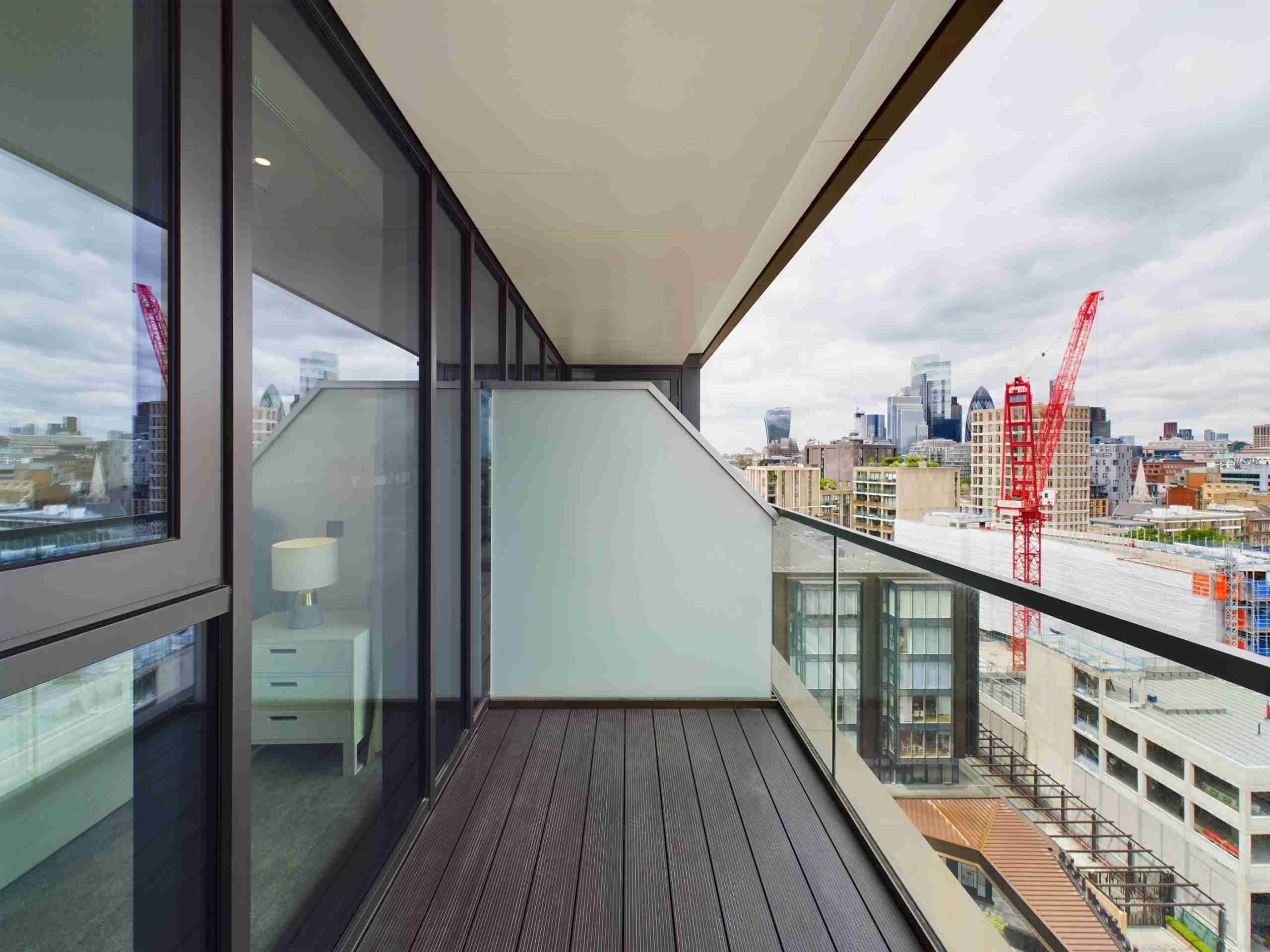 House Waterside Promenade in Greater London