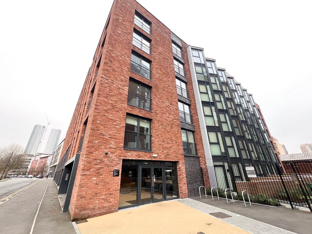 Flat Ordsall Lane in Salford