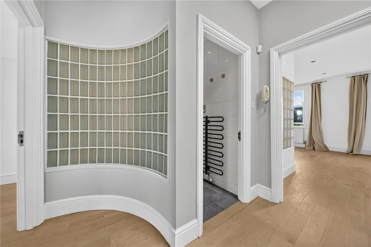 Flat Nevern Square in Greater London