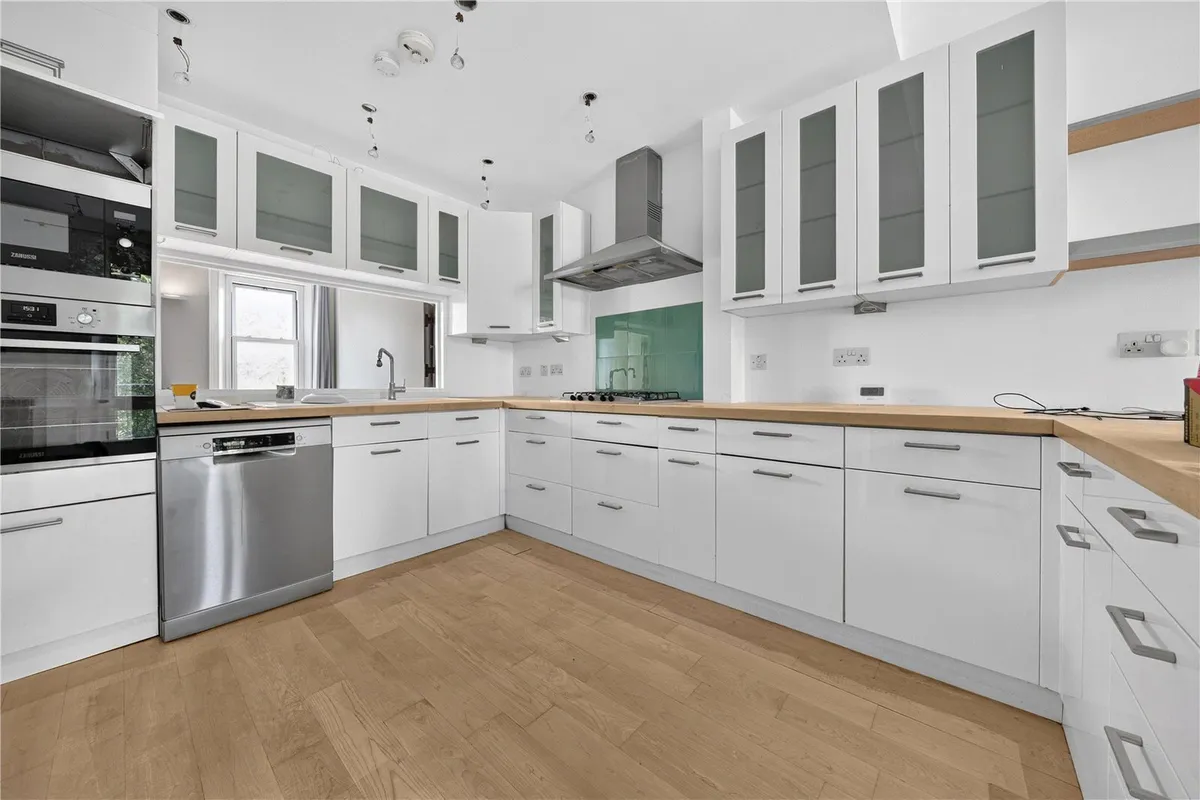 Flat Nevern Square in Greater London