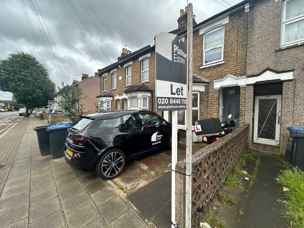 Flat Nags Head Road in London