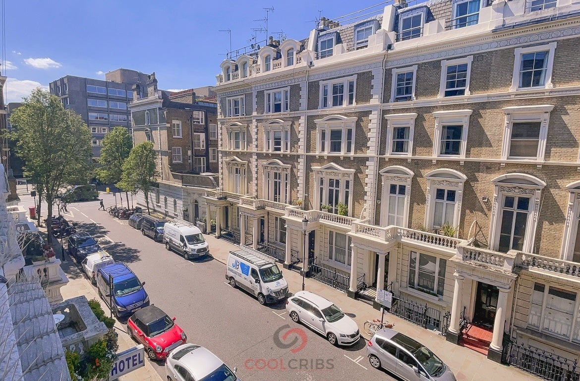 Flat Clanricarde Gardens in Greater London