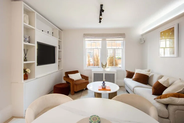 Flat Lees Place in City of Westminster