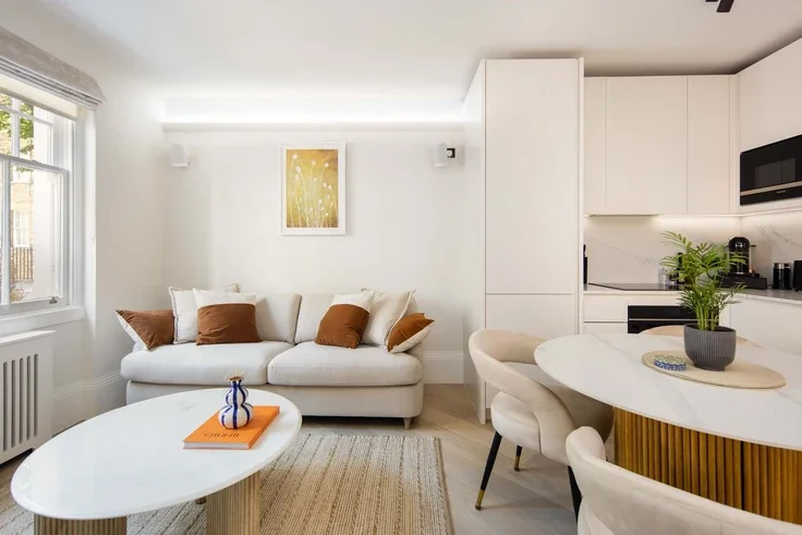 Flat Lees Place in City of Westminster