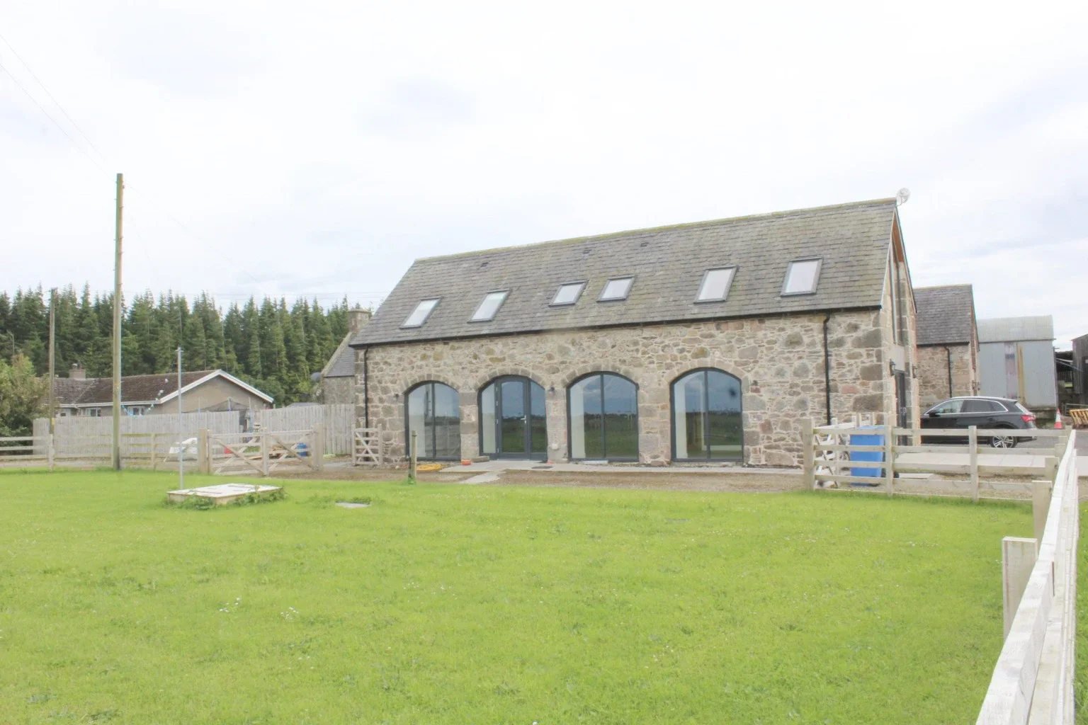 House B9090 in Clephanton