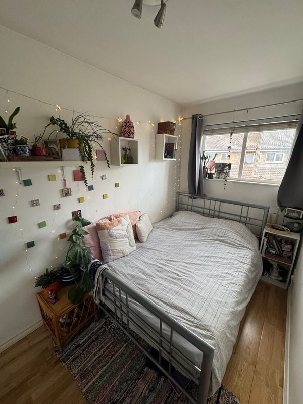 Room Canterbury Place in Greater London