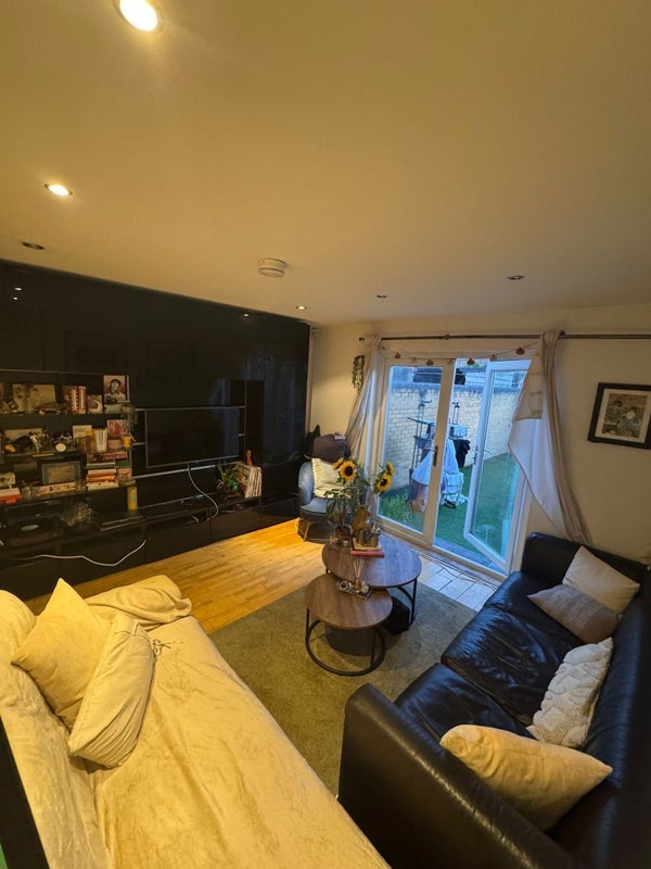 Room Canterbury Place in Greater London