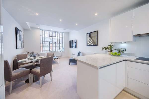 Flat Rainville Road in Greater London