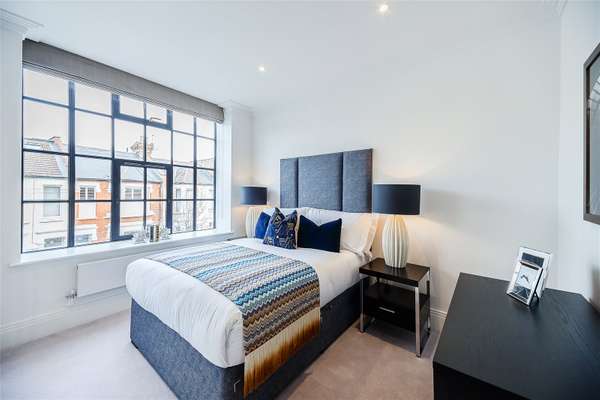 Flat Rainville Road in Greater London