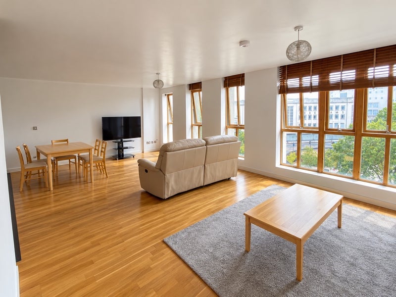 Room St James' Barton in Bristol