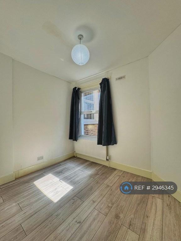 Flat Bickley Street in Greater London