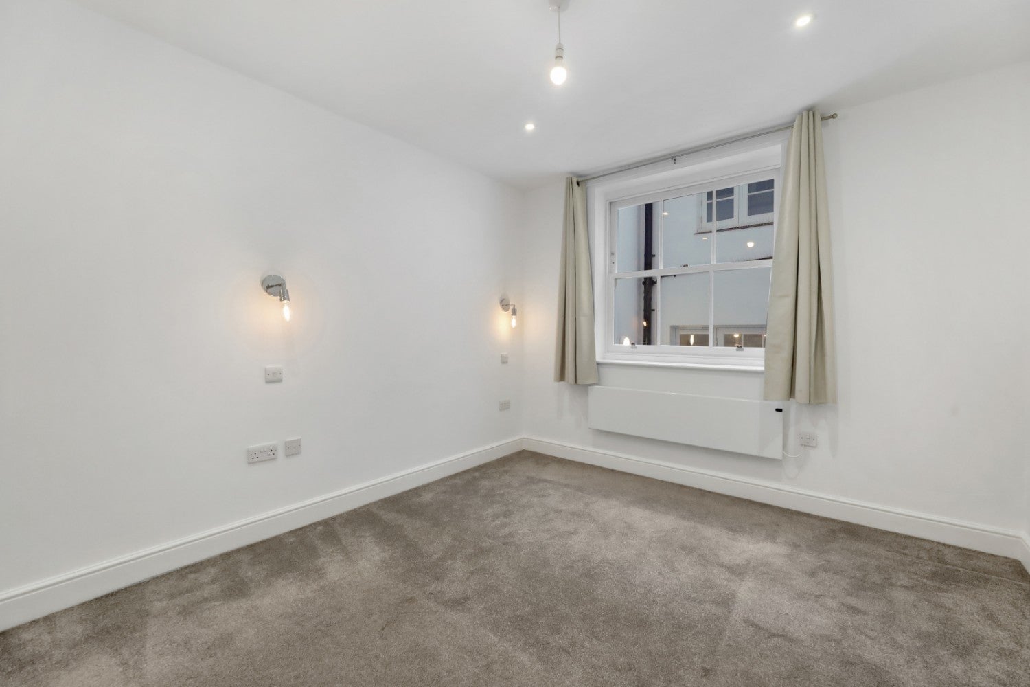 Flat Denbigh Place in City of Westminster