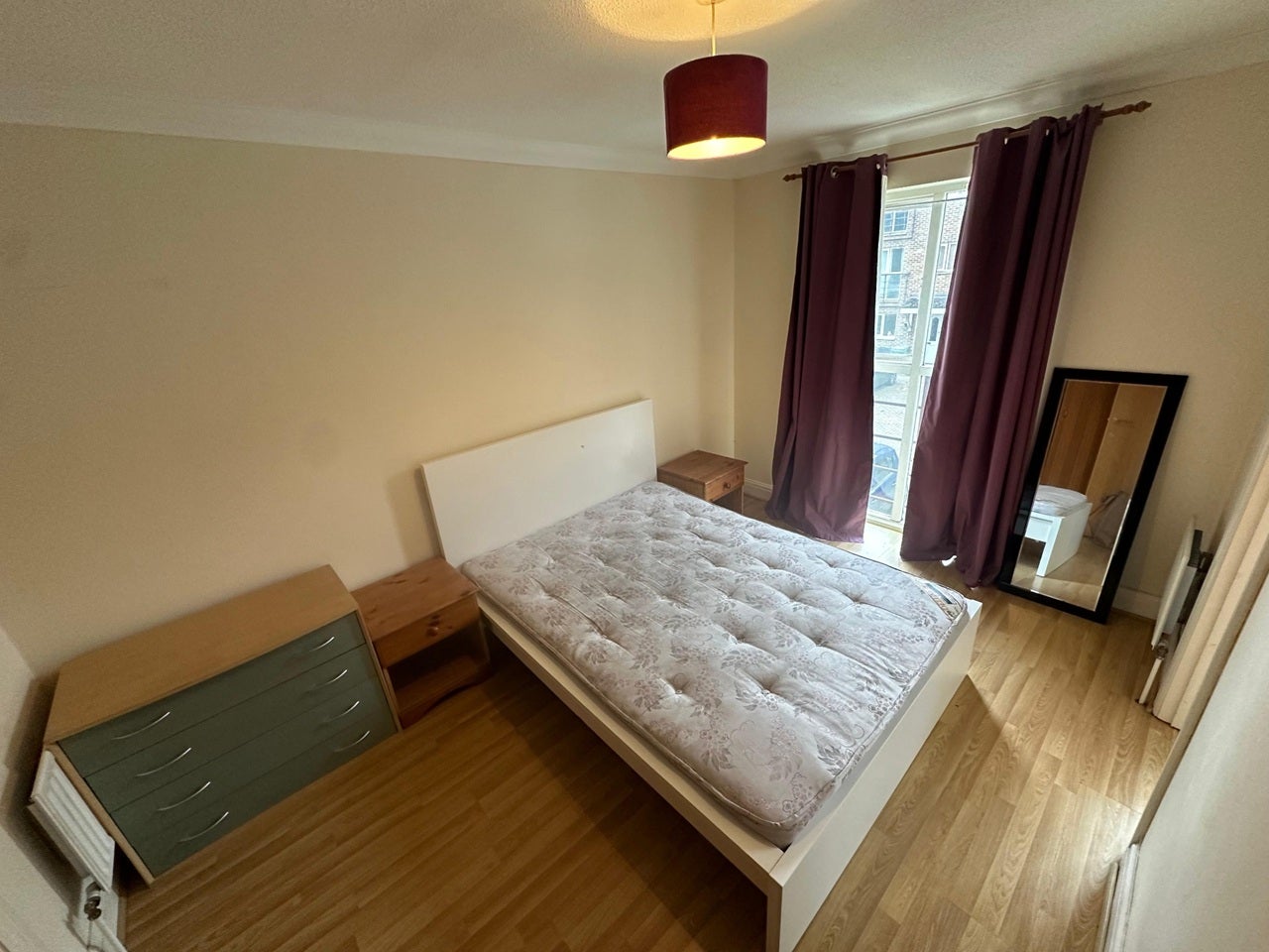 Room Plough Way in Greater London