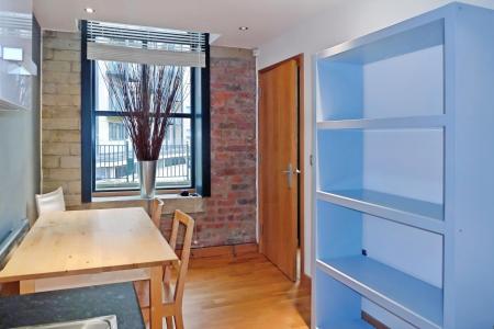 Flat Aire Close in Bradford