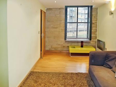 Flat Aire Close in Bradford