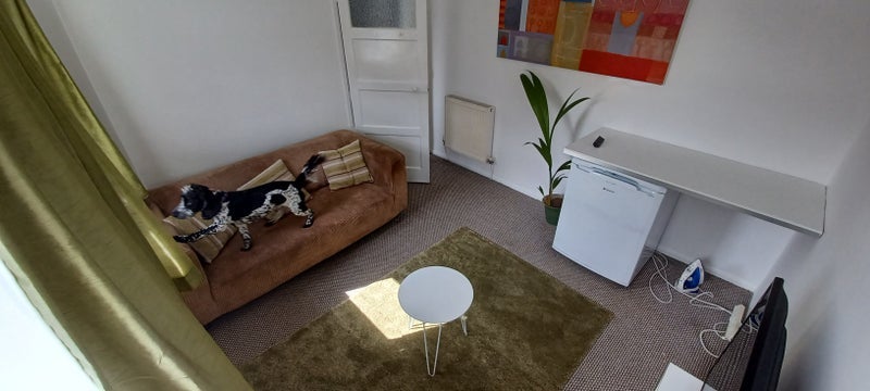 Room Tennyson Road in Penarth