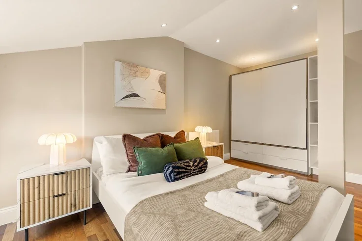 Flat Devonshire Terrace in City of Westminster