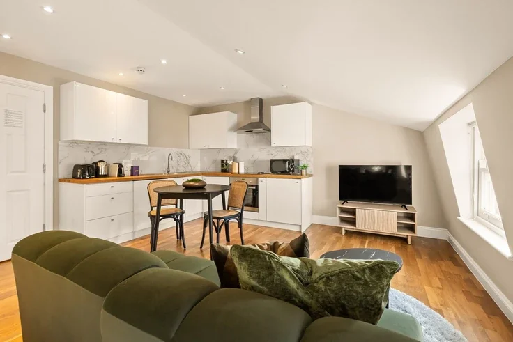 Flat Devonshire Terrace in City of Westminster