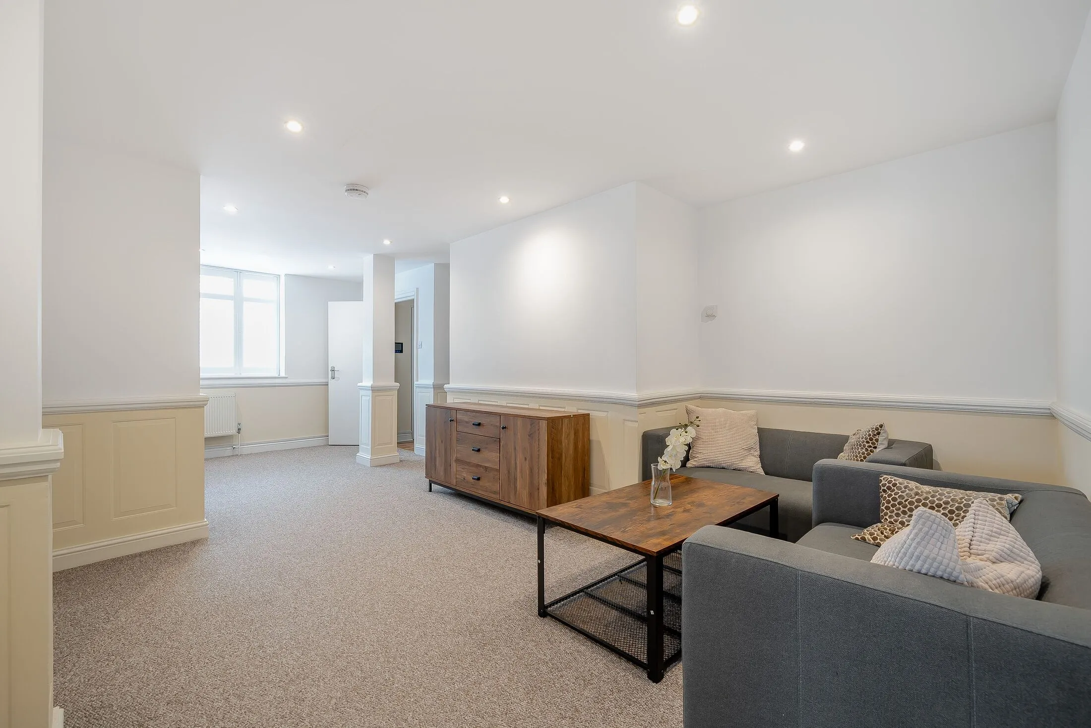 Flat Gorringe Park Avenue in Greater London