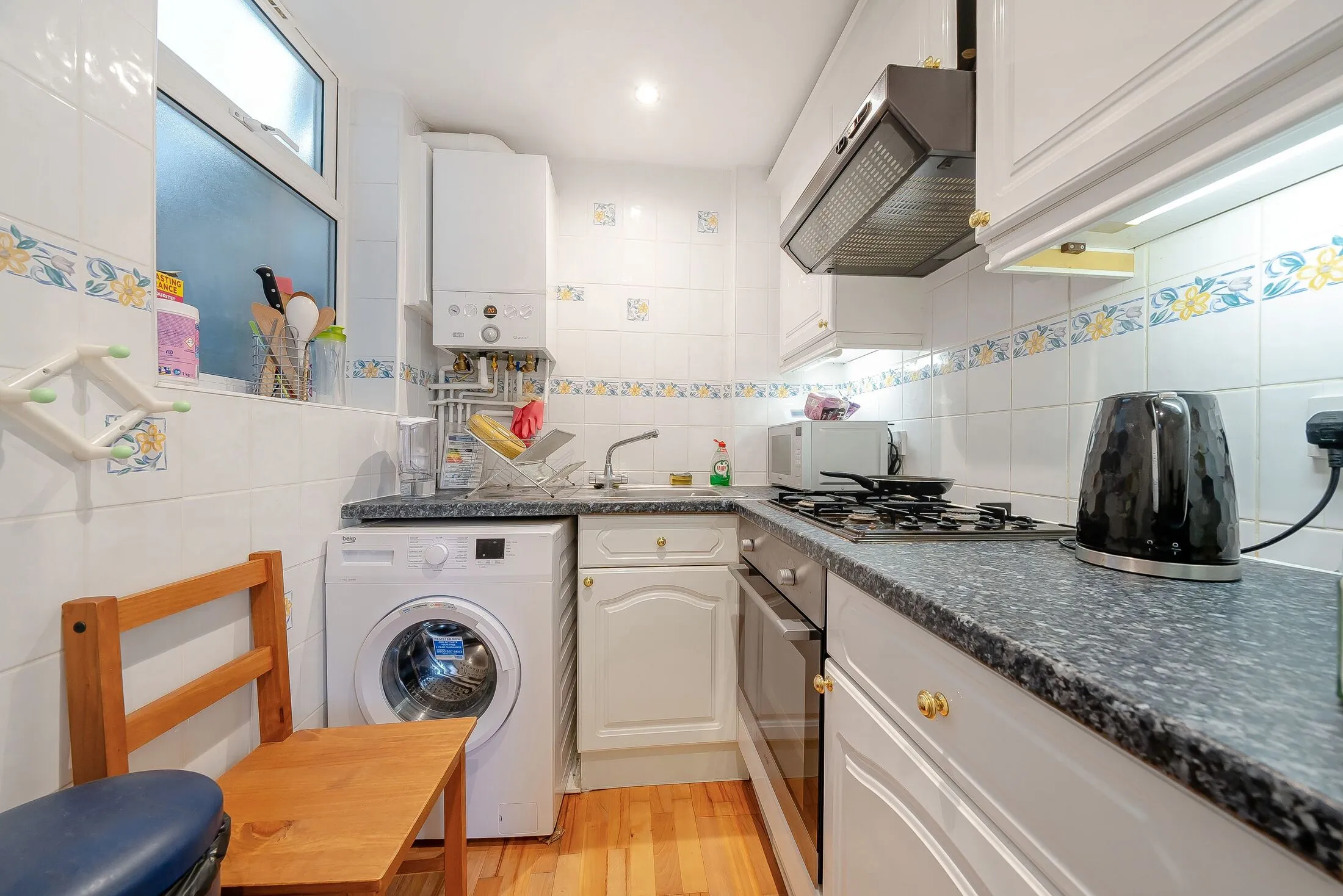 Flat Gorringe Park Avenue in Greater London